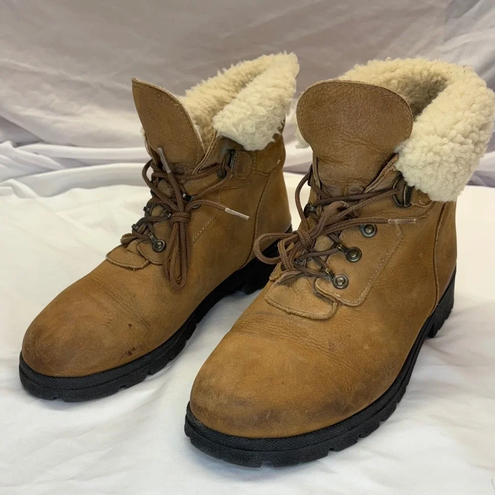 VTG Sorel Boots Women's‎ 10M Leather Shearling Lined Ankle Winter Made in Canada